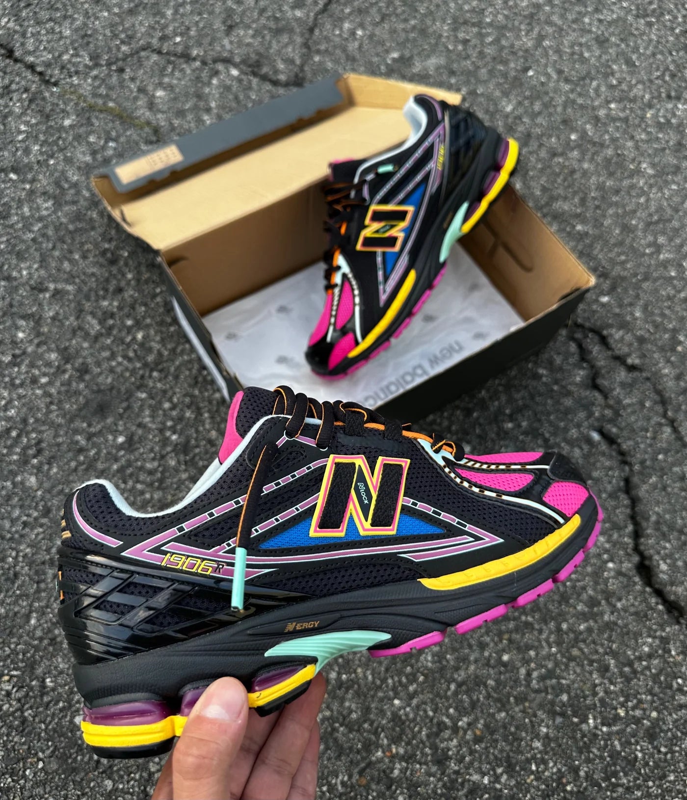 Neon pink new balance on sale