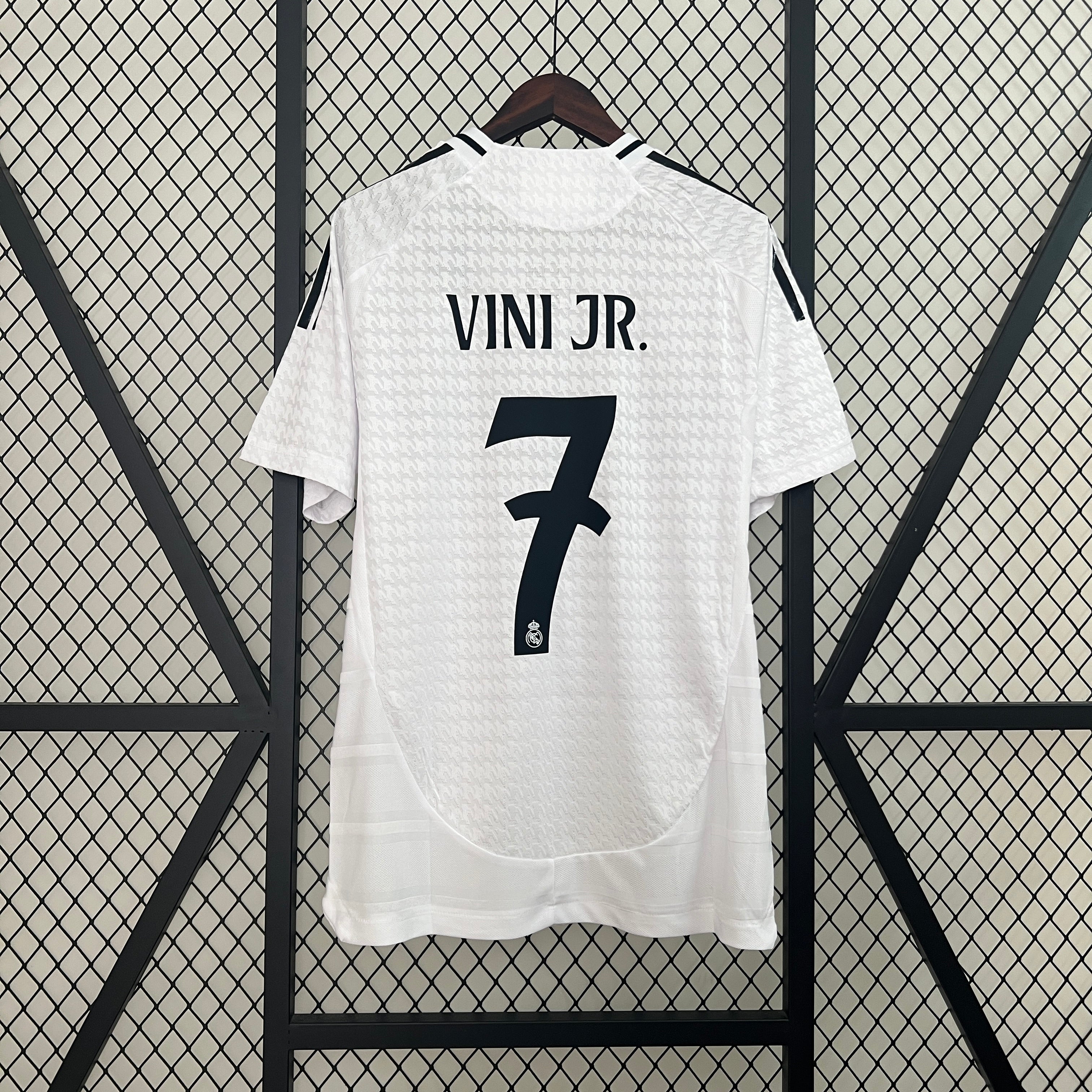 Maillots de foot vintage / rétro - The Football Market - Maillot Real Madrid vintage domicile Maillots de foot vintage / rétro - The Football Market - Maillot Real Madrid vintage domicile