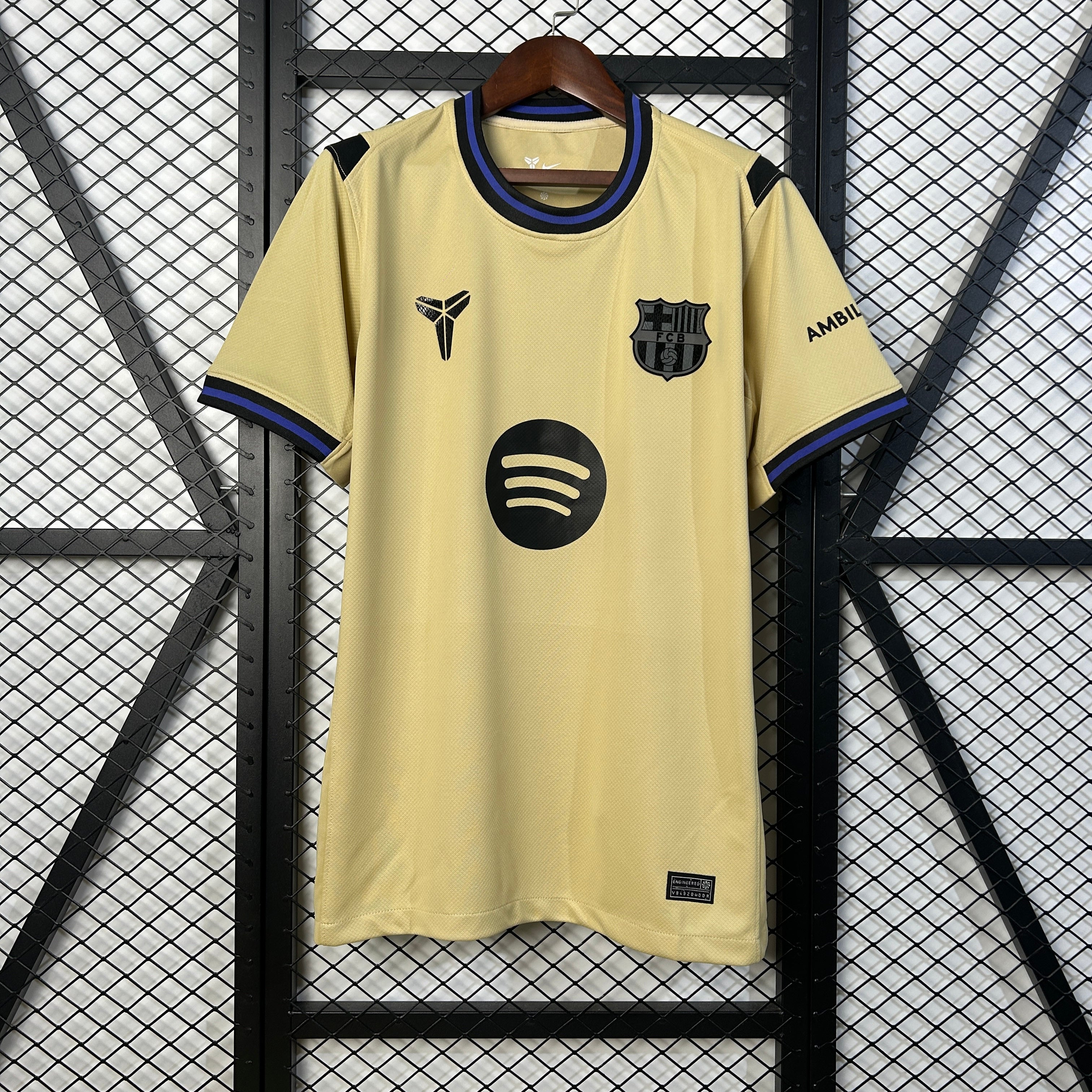 Maillot football FC Atromitos Velimir Radman Hummel taille L gris Maillot football FC Atromitos Velimir Radman Hummel taille L gris