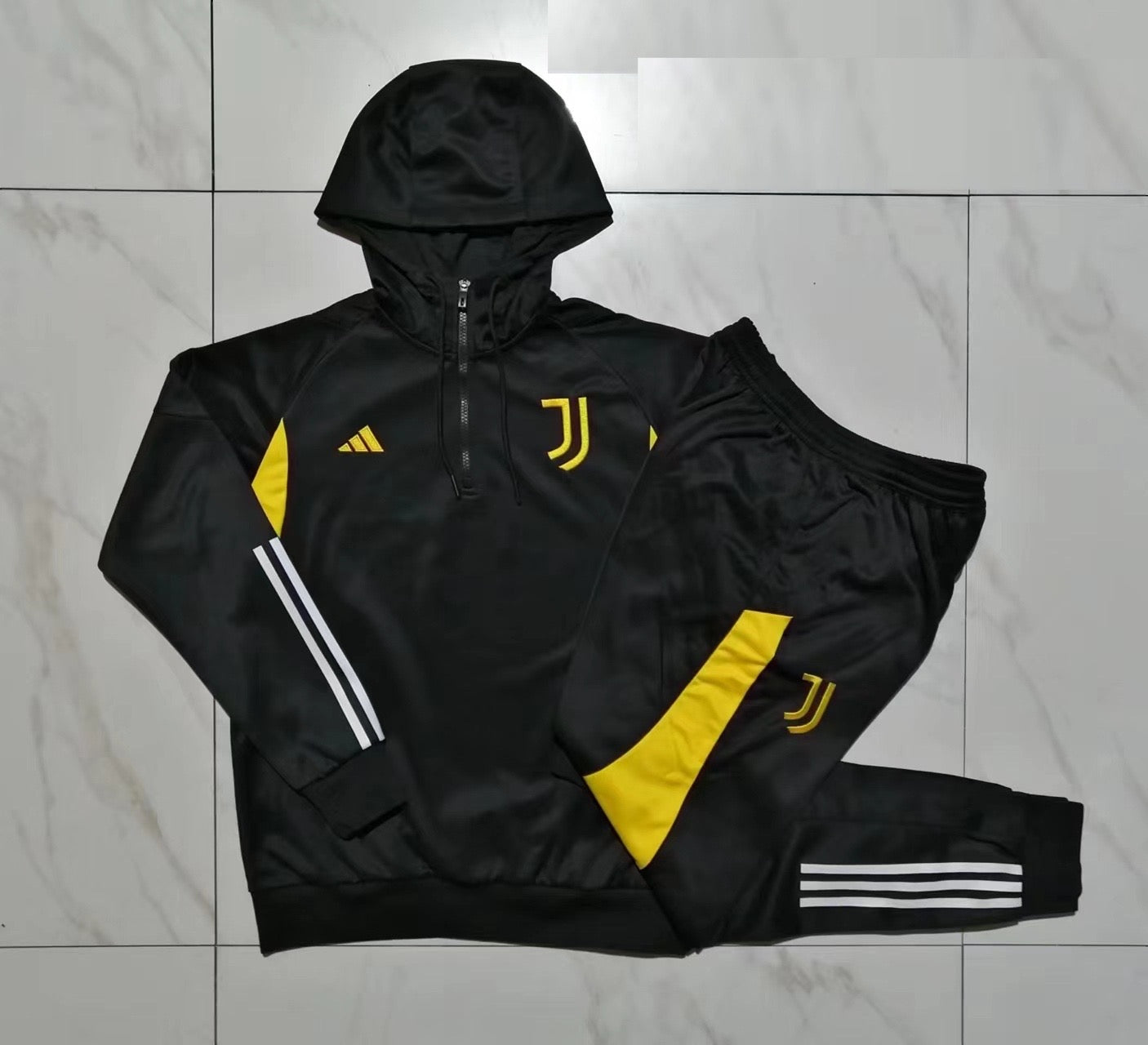 Survêtement Capuche Juventus noir/jaune 2023/24