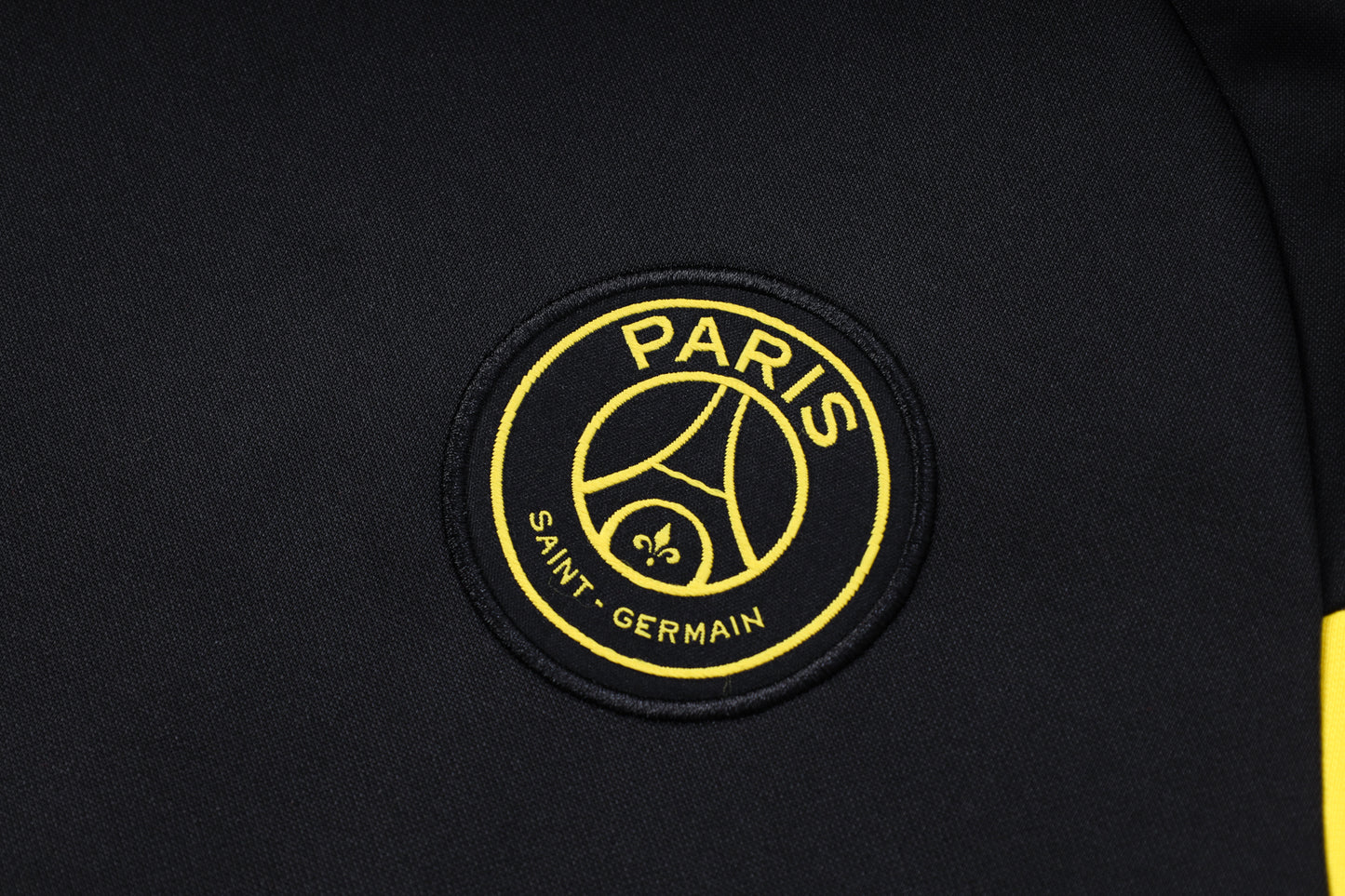 Survêtement Capuche PSG Paris noir/jaune 2023/24