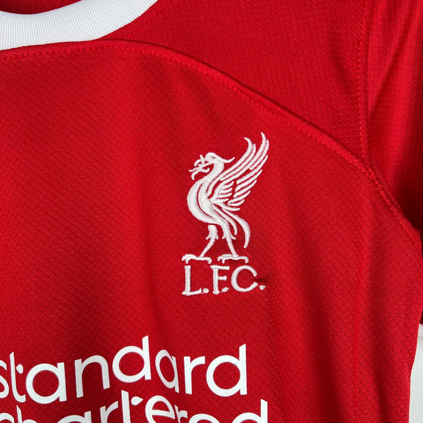 Kit football Liverpool domicile 2023/24