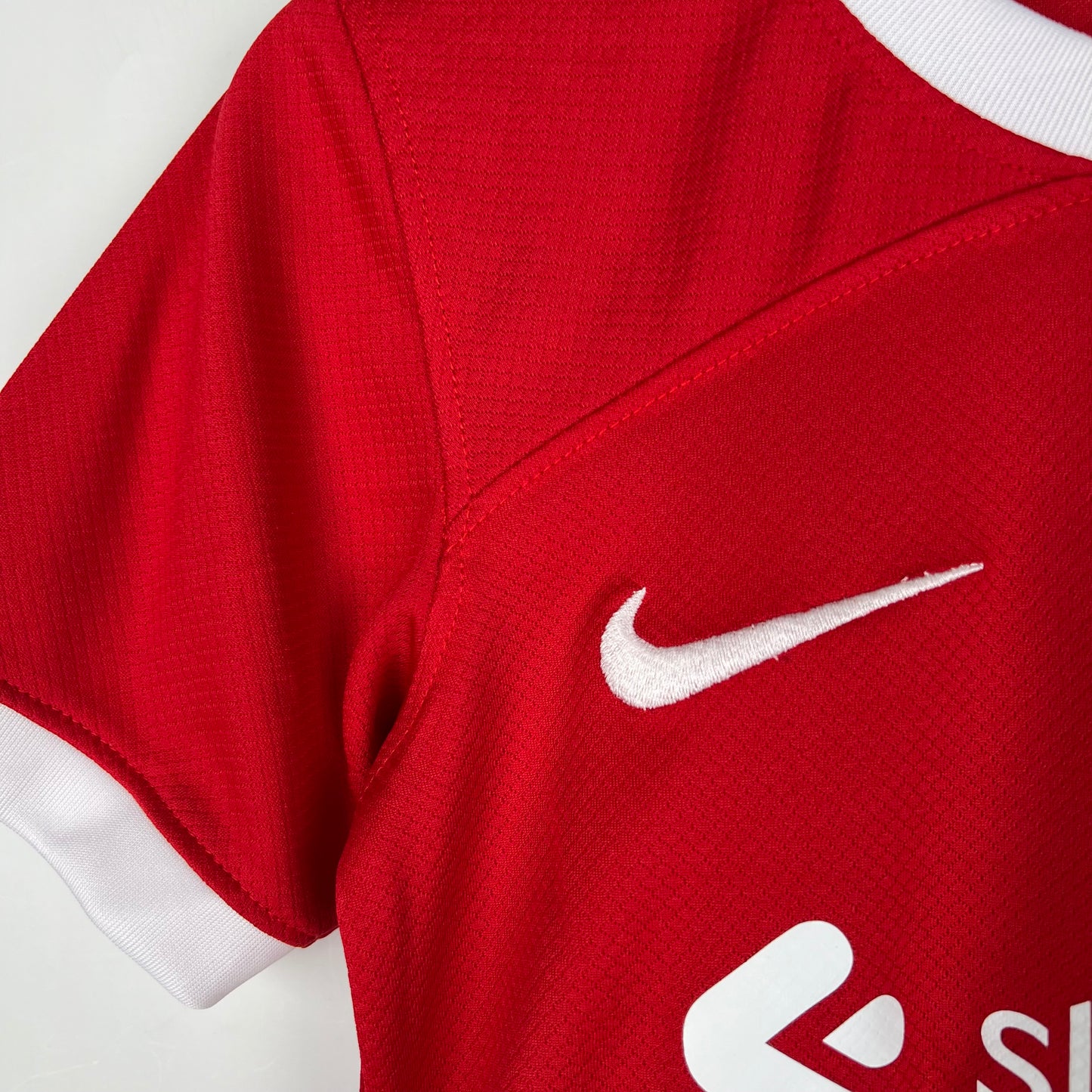 Kit football Liverpool domicile 2023/24