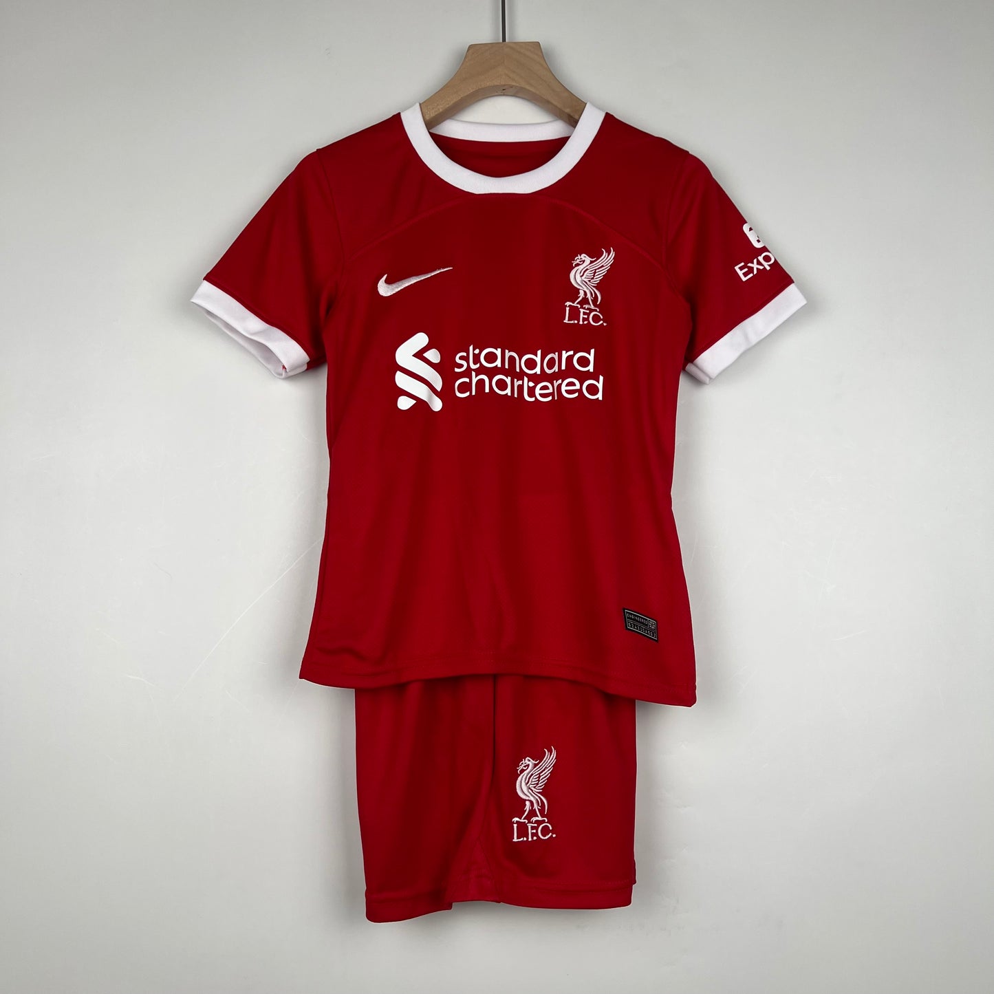 Kit football Liverpool domicile 2023/24