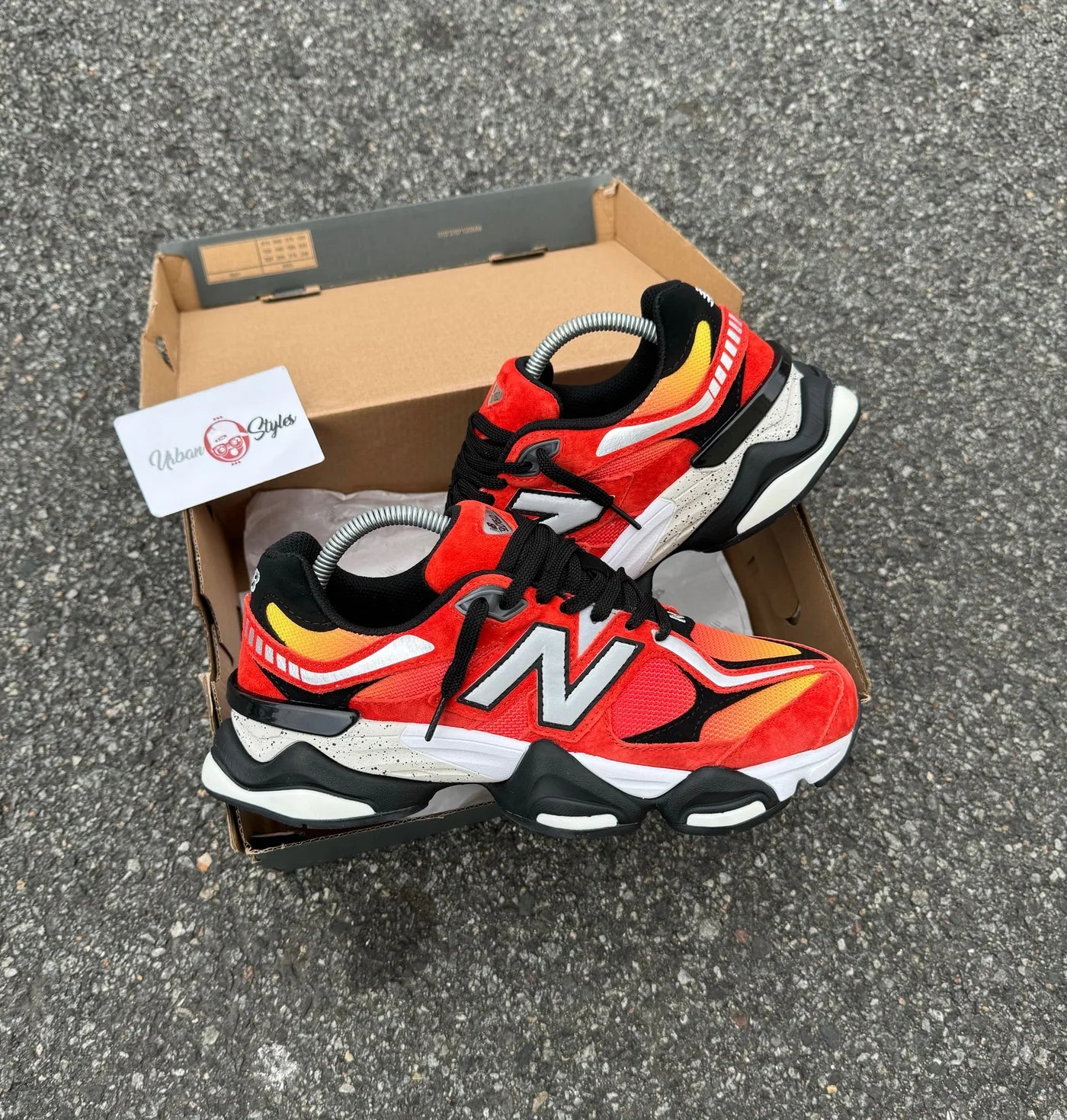 NEW BALANCE 9060 FIRE RED BLACK WHITE