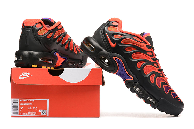 NIKE AIR MAX PLUS DRIFT ROUGE & NOIR