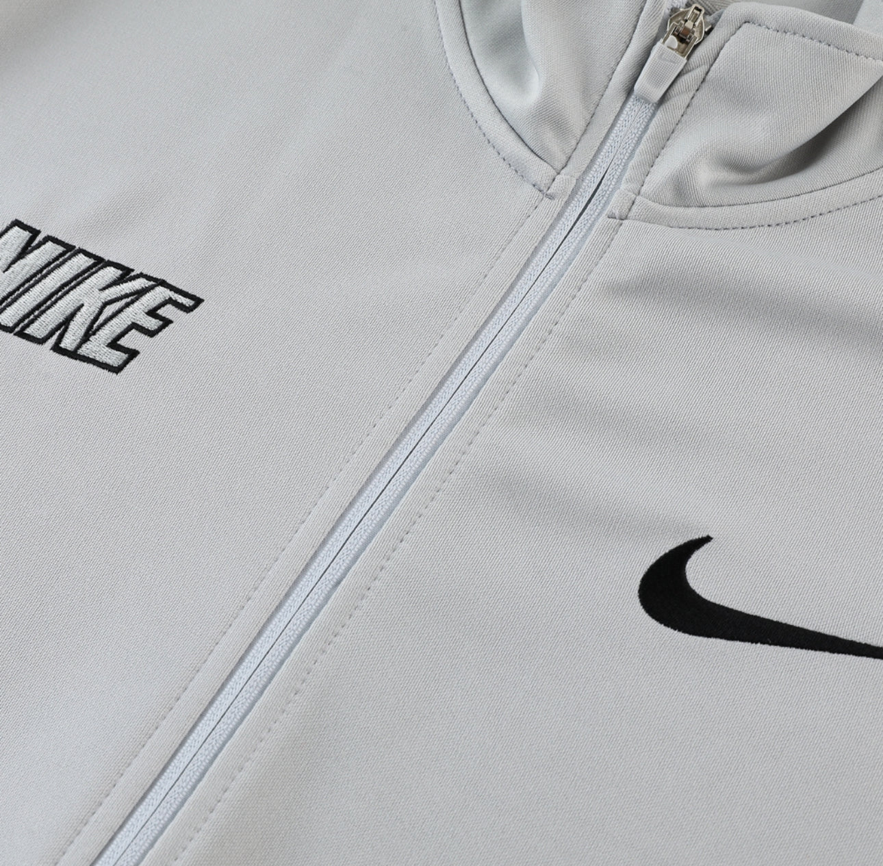 Survêtement jogging Nike Repeat logo gris