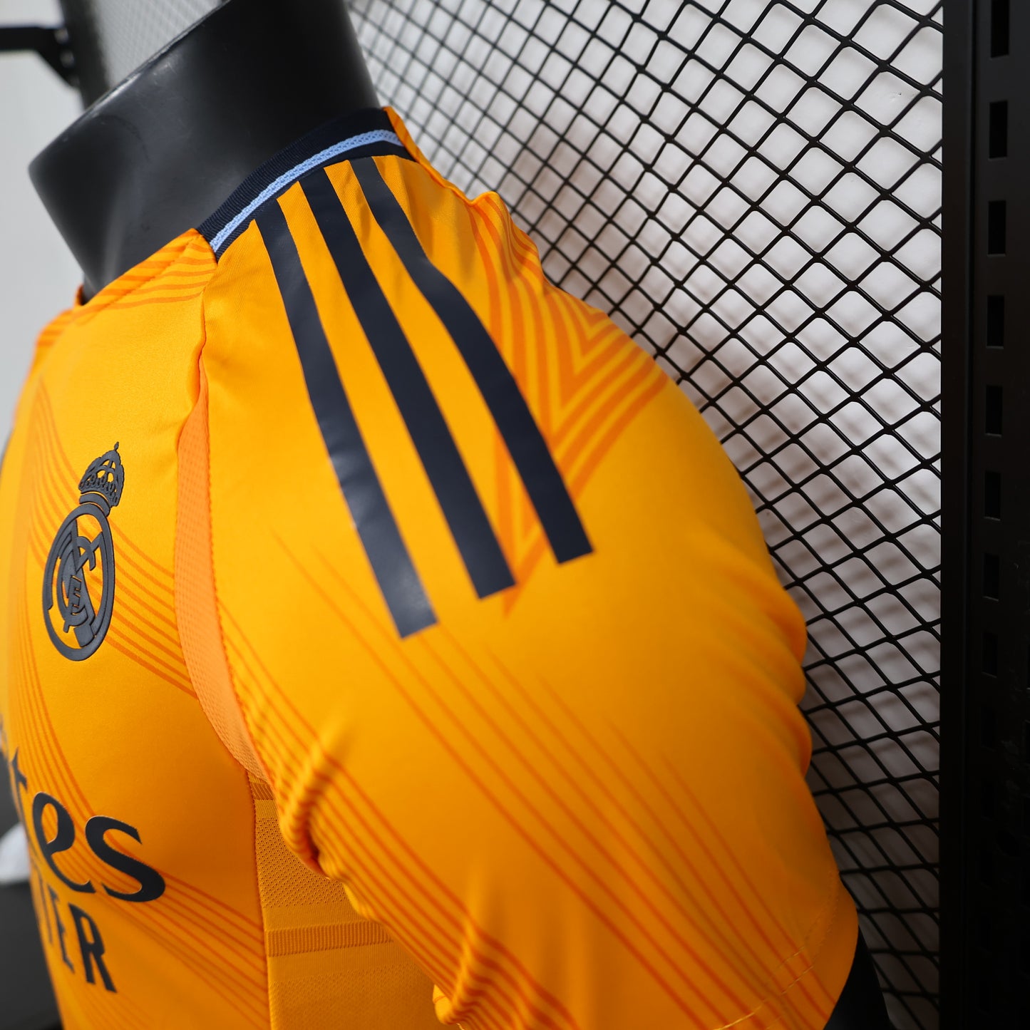 Maillot football Real Madrid Orange Player Version 2024/25