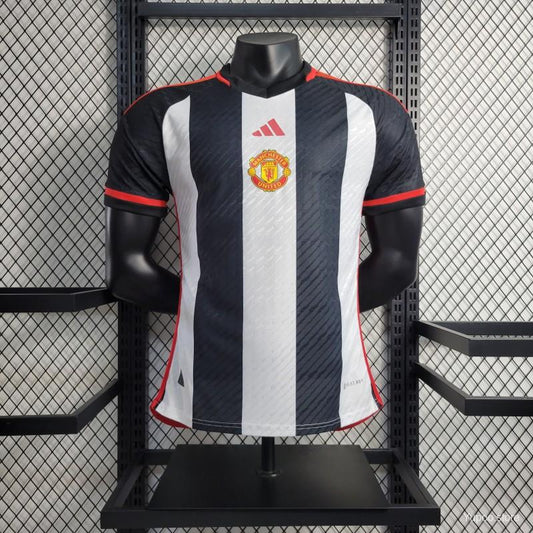 Maillot Manchester United training Player Version 2023/24