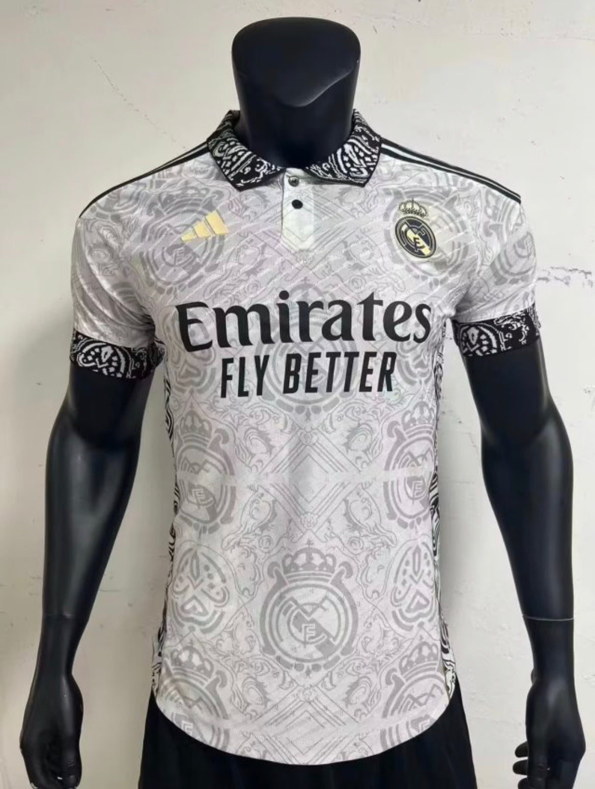 Maillot Real Madrid Special Classic Player Version 2023/24