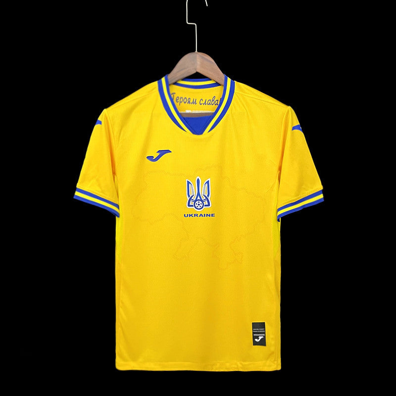 Joma dévoile les maillots de l'Ukraine pour l'Euro