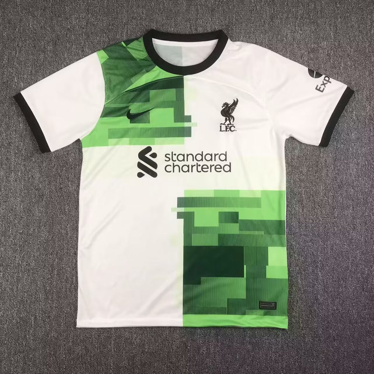 Maillot Liverpool exterieur 2022/23